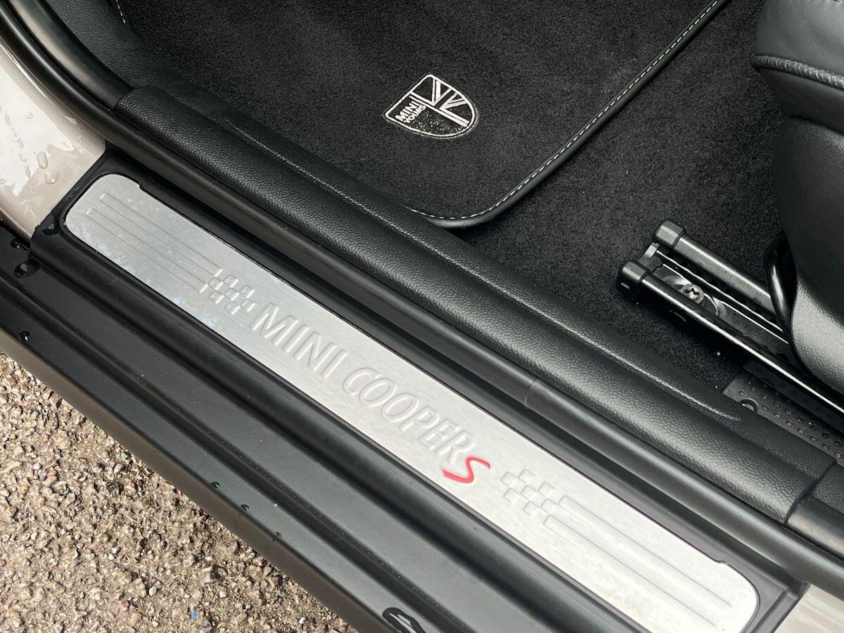 MINI Hatch Photo 26