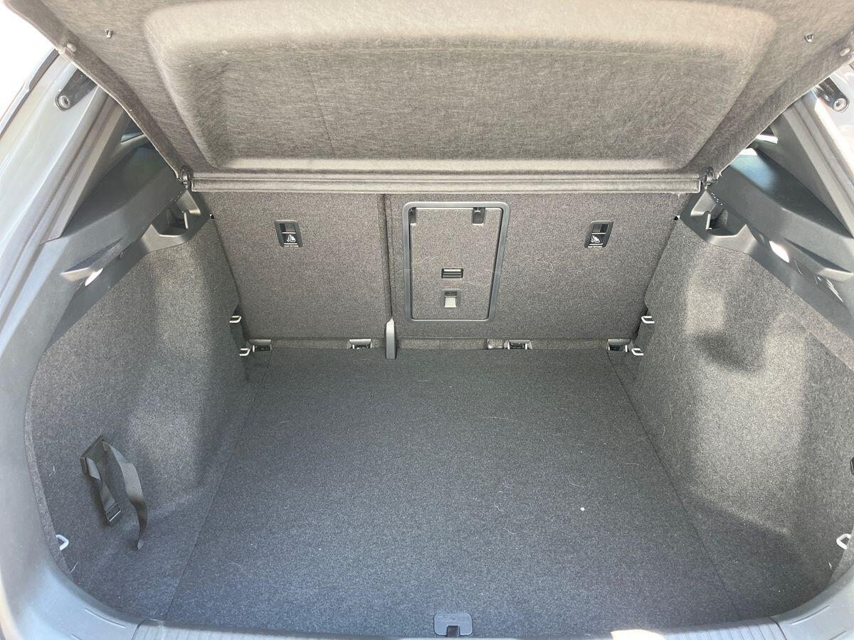 Volkswagen ID.4 Photo at-e4eca202079f4adb811c0c3b6cdea87a.jpg