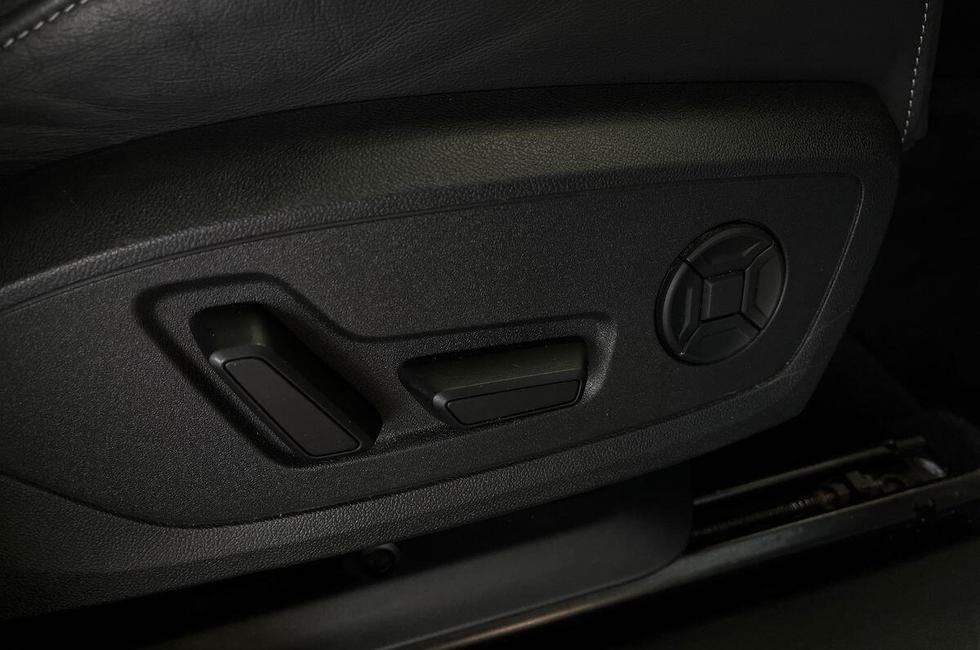 Audi Q4 Photo at-e50c47cf598748d5be3de78236063a9c.jpg