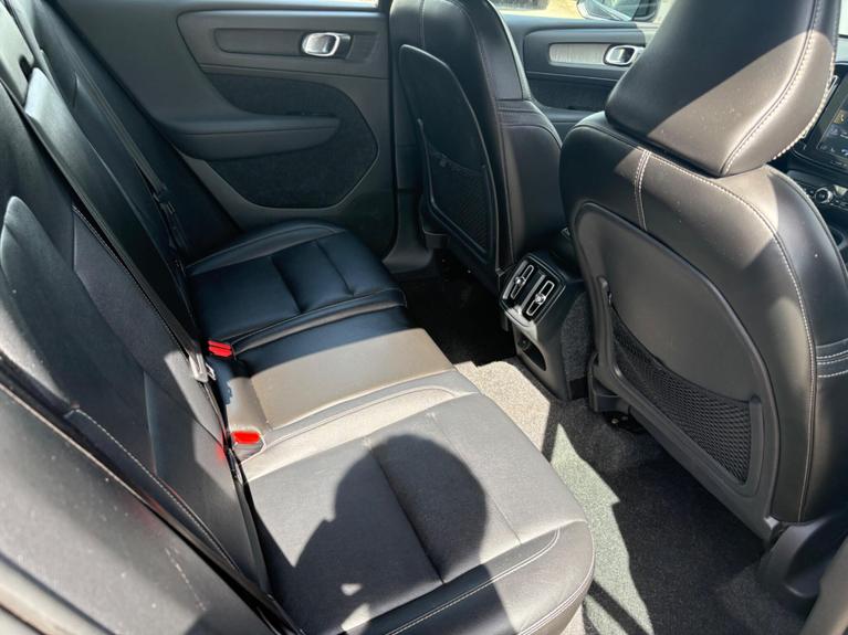 Used Volvo XC40 OE68UHH 12