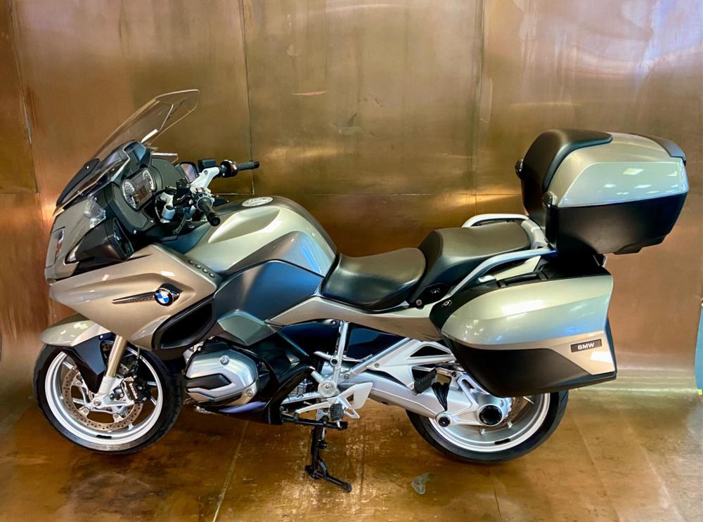 BMW R 1200 RT Photo at-e5506b44c2c842aca2e1b50d5c3ab953.jpg