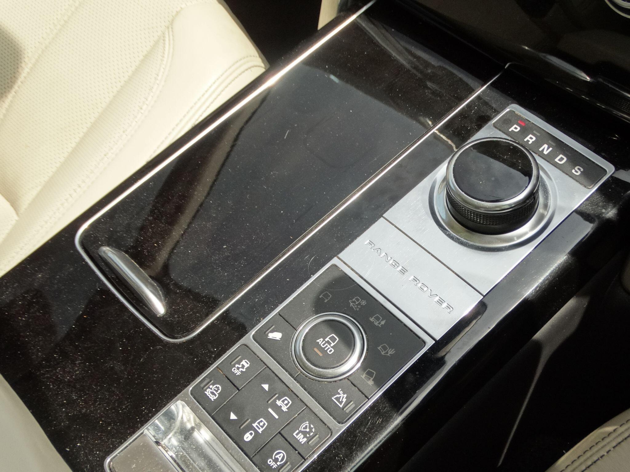 Land Rover Range Rover 4.4 SD V8 Autobiography Auto 4WD Euro 6 (s/s) 5dr — photo 32