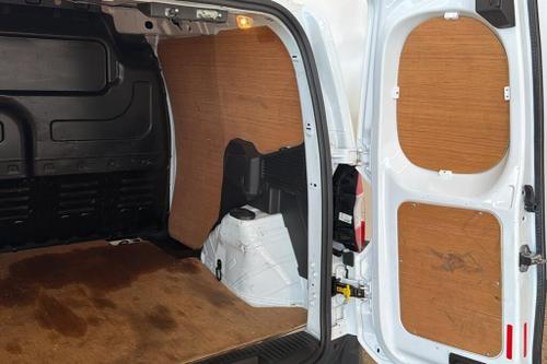 Ford TRANSIT COURIER Photo at-e5fb675957ef4821a8ae8dbf134722b9.jpg