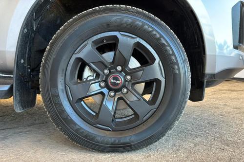 Isuzu D-MAX Photo at-e61c43be9ce9437f9c71188d2cab5388.jpg