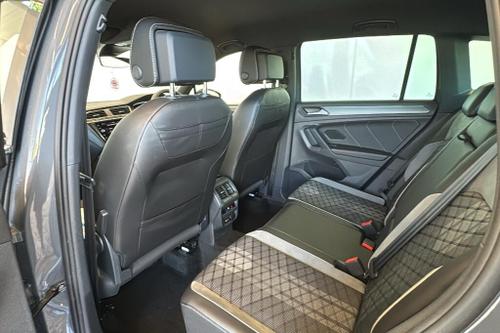 Volkswagen TIGUAN Photo at-e62b5b0376c24fb6810f44acf62be80a.jpg