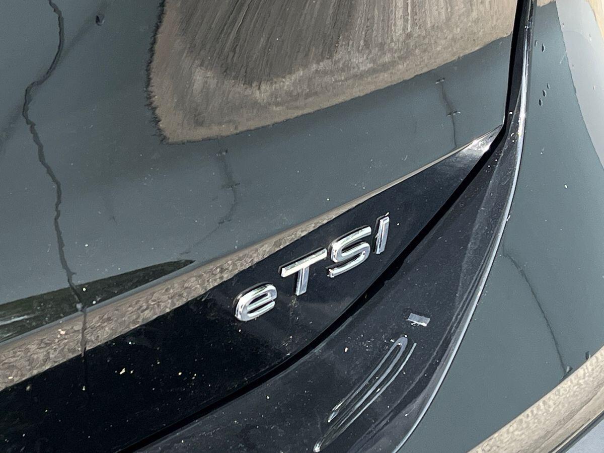 Volkswagen Tiguan Photo at-e62eb3bac7fc47499f7741149ea64ec7.jpg