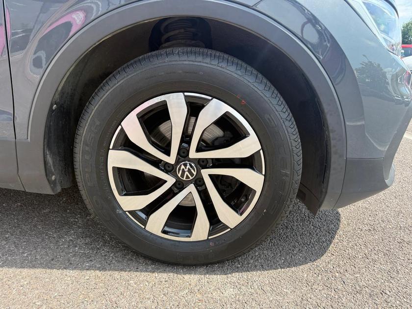 Volkswagen Tiguan Photo at-e68a2a0864884586844fc5de6a3779b8.jpg