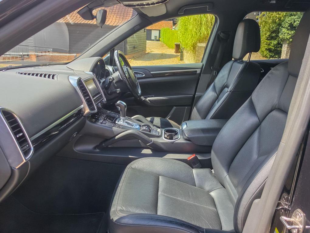 Used Porsche Cayenne LH62AAE 3