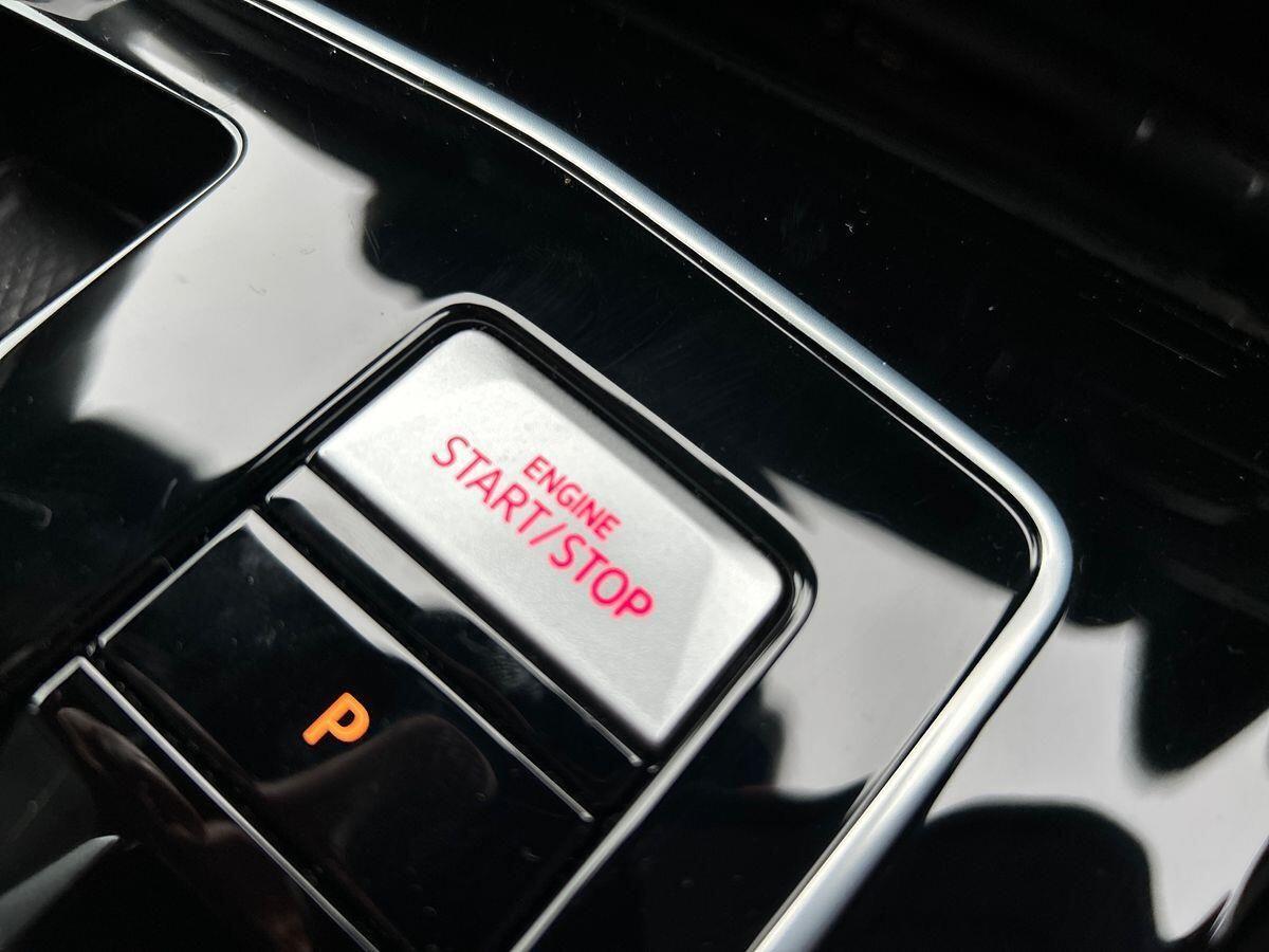 Volkswagen Golf Photo at-e6a18cfe8d2d41f5897be4b241dceaf5.jpg
