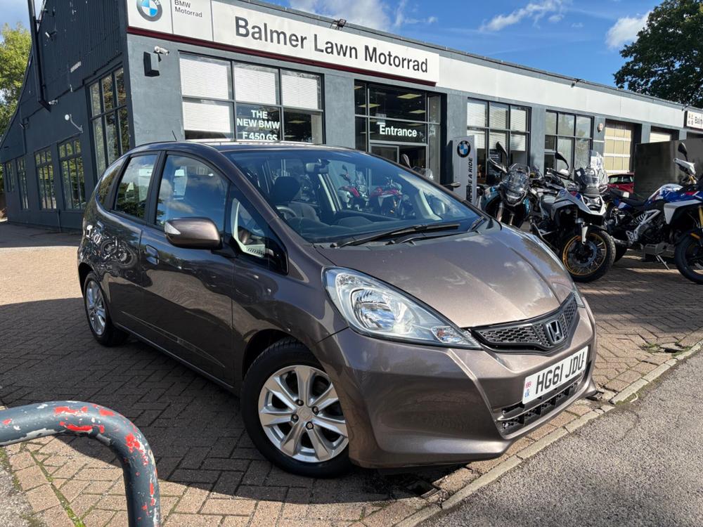 Honda Jazz Photo at-e6e1aa39870b482bbc5e8638fb6faf2e.jpg