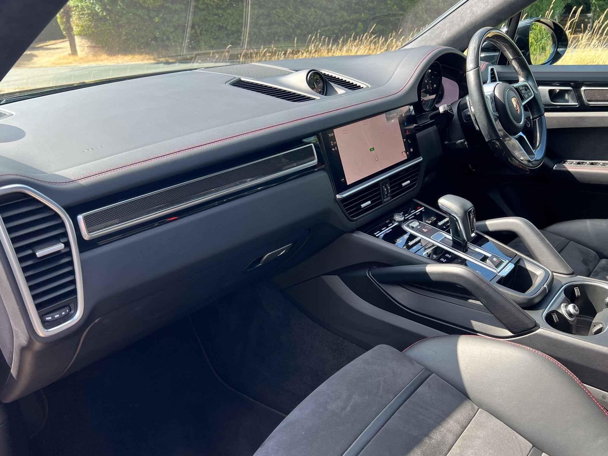 Porsche Cayenne 4.0T V8 GTS TiptronicS 4WD Euro 6 (s/s) 5dr — photo 13