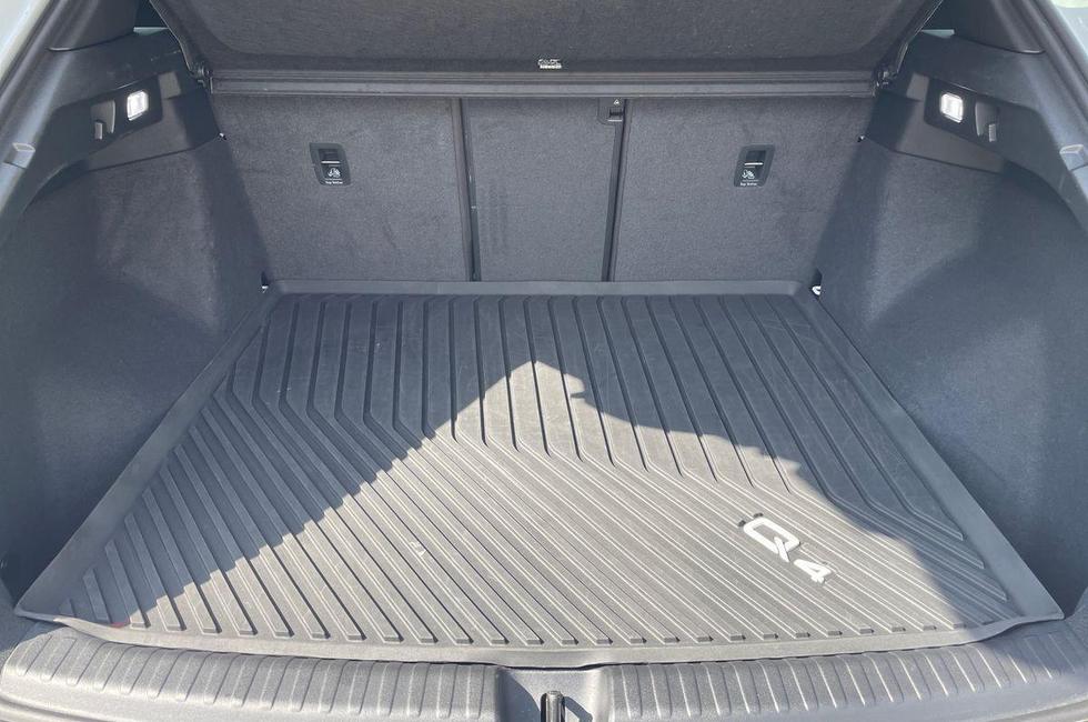 Audi Q4 Photo at-e7270177141d42d0a6f6f48e86ed07cf.jpg