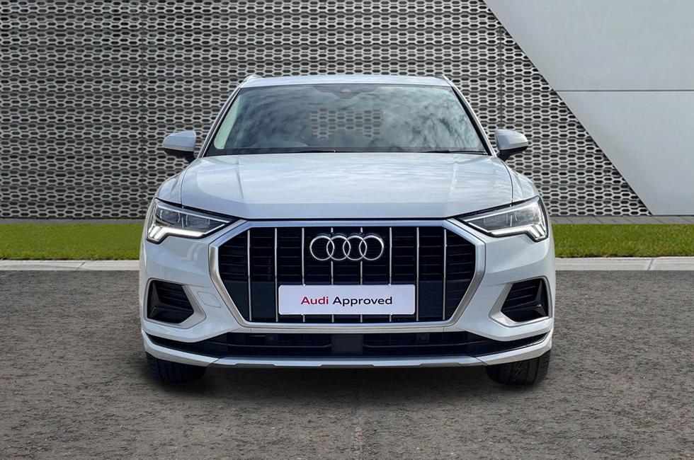 Audi Q3 Photo at-e727f7b5b0004f90a8e306b75e6c0f88.jpg