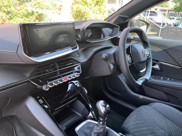 Used Peugeot 208 BK75MXO 3