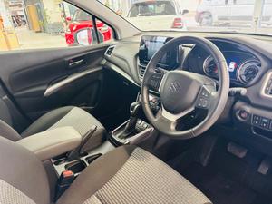 Suzuki S-Cross Photo 32