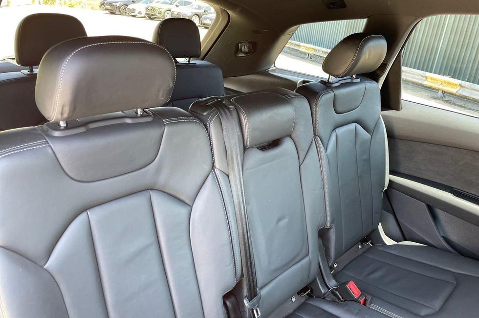 Audi Q7 Photo at-e74cbf7725a841deb085e0d43e8bde89.jpg