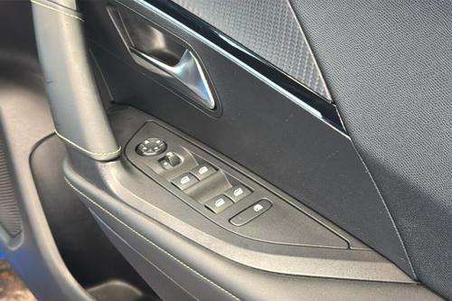 Peugeot 2008 Photo at-e7542c4deffc4fcf8deb356dcb6ebf6f.jpg