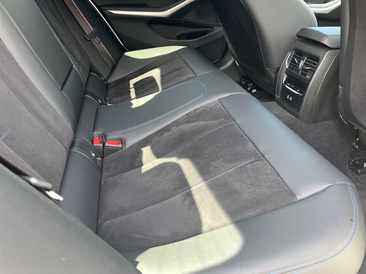BMW 3 Series Photo 28