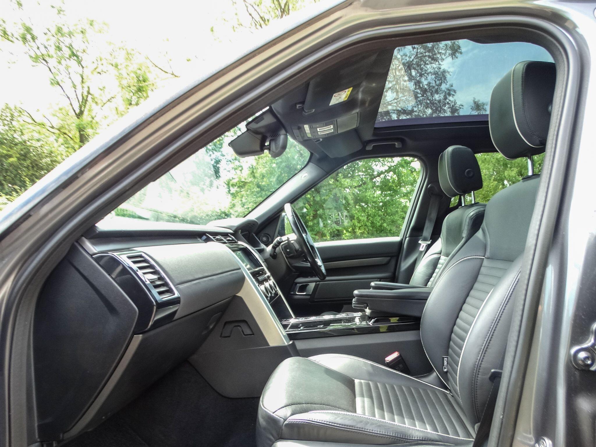 Land Rover Discovery 3.0 TD V6 HSE SUV 5dr Diesel Auto 4WD Euro 6 (s/s) (258 ps) — photo 3