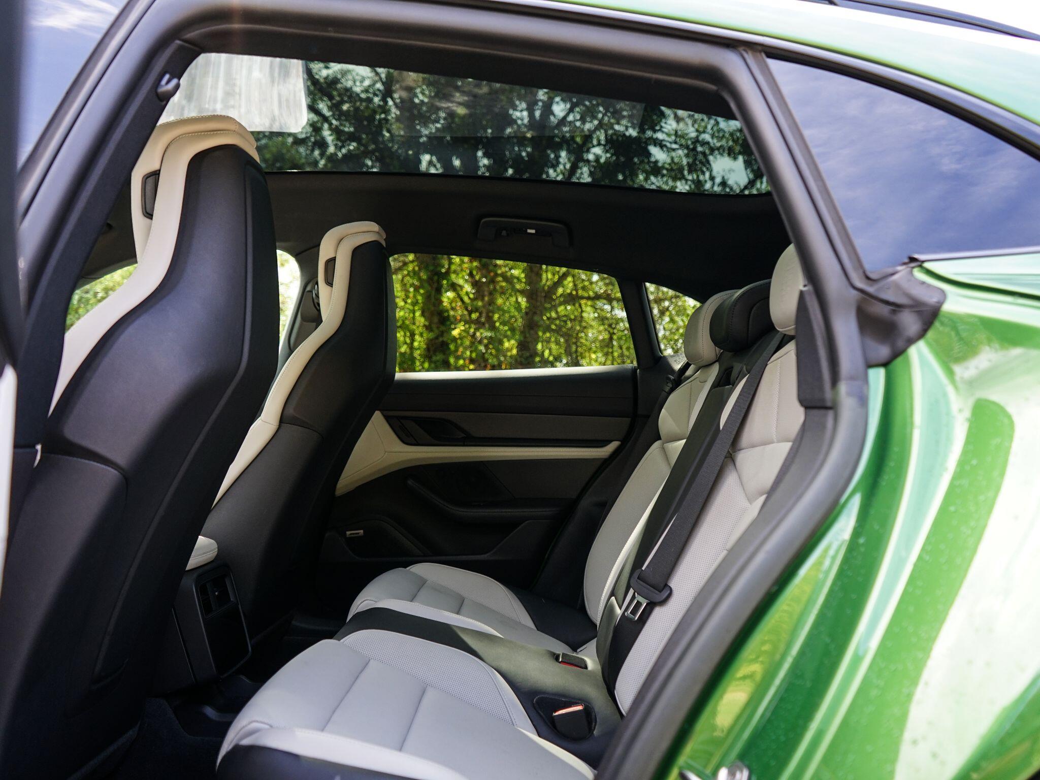 Porsche Taycan Performance Plus 93.4kWh 4S Sport Turismo 5dr Electric Auto 4WD (11kW Charger) (571 ps) — photo 17