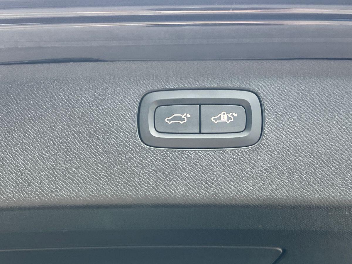 Volvo XC90 Photo 25