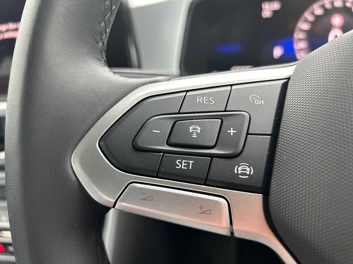 Volkswagen T-Roc Photo at-e7cbe3df1a1147bcaaee4d21d484138b.jpg