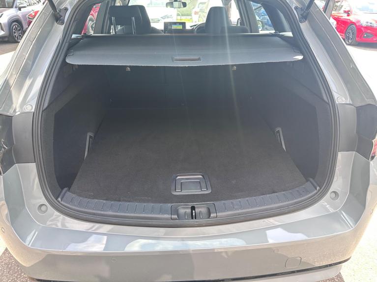 Used Toyota Corolla VN71OGM 18