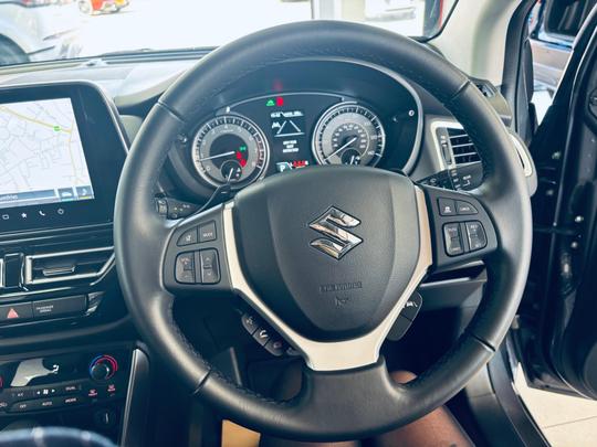 Suzuki S-Cross Photo at-e7ce52e5116d4f52883eb6a605365a74.jpg
