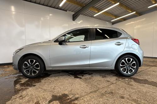 Mazda 2 Photo at-e7ce8412e7e74a35874bd86cf33c00e9.jpg