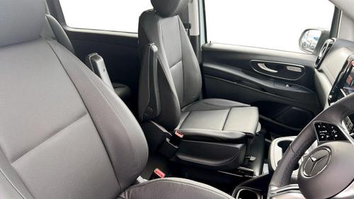 Mercedes-Benz Vito Photo at-e819bb0225934e78a3e98eff97aa6cea.jpg