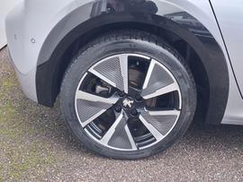 Peugeot E-208 Photo 10
