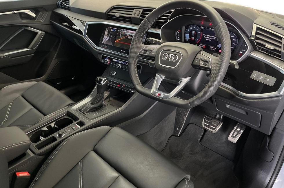 Audi Q3 Photo at-e8471a8efb134a639731e1eae63b5745.jpg