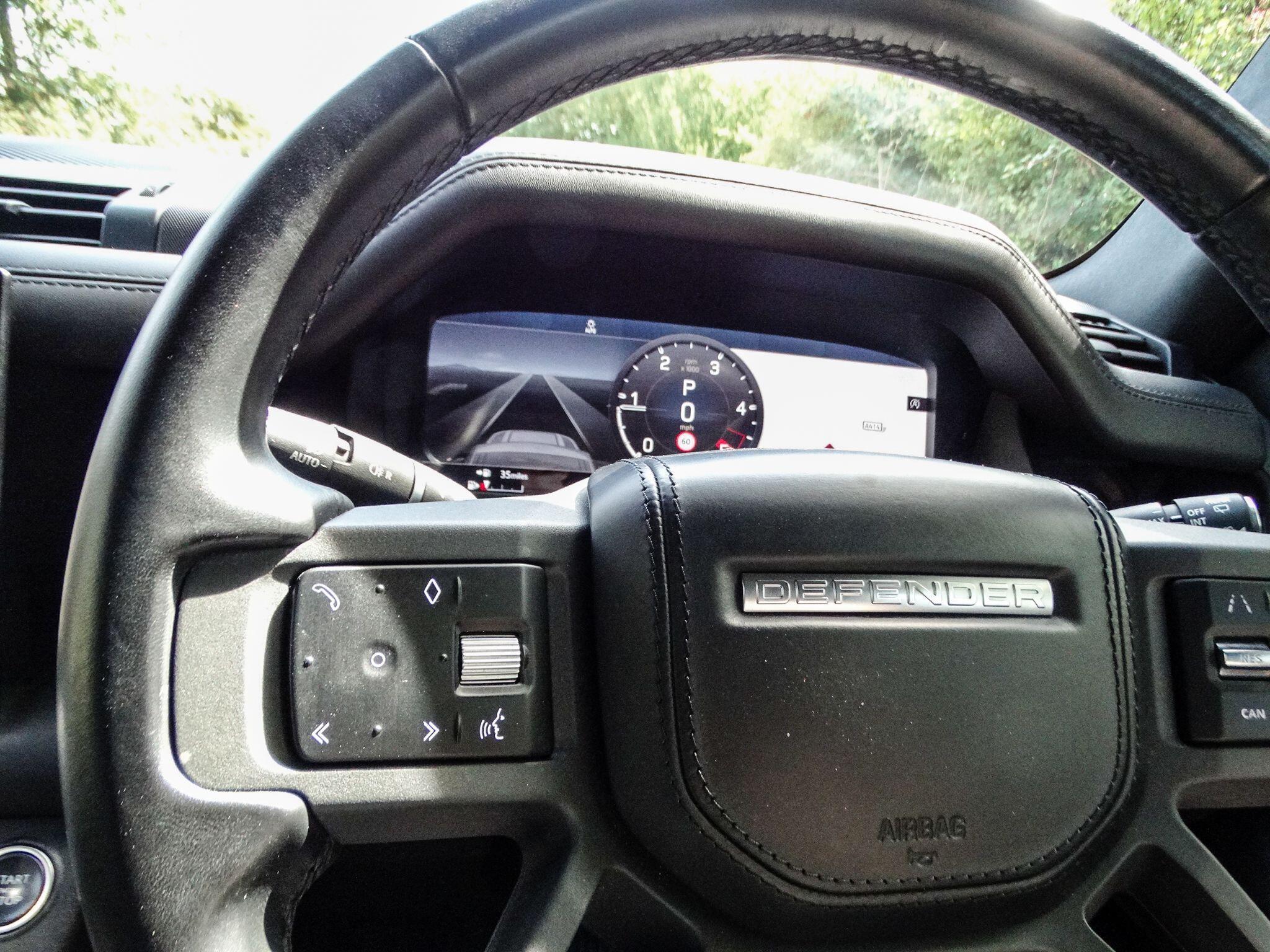 Land Rover Defender 110 3.0 D250 MHEV X-Dynamic HSE SUV 5dr Diesel Auto 4WD Euro 6 (s/s) (250 ps) — photo 33