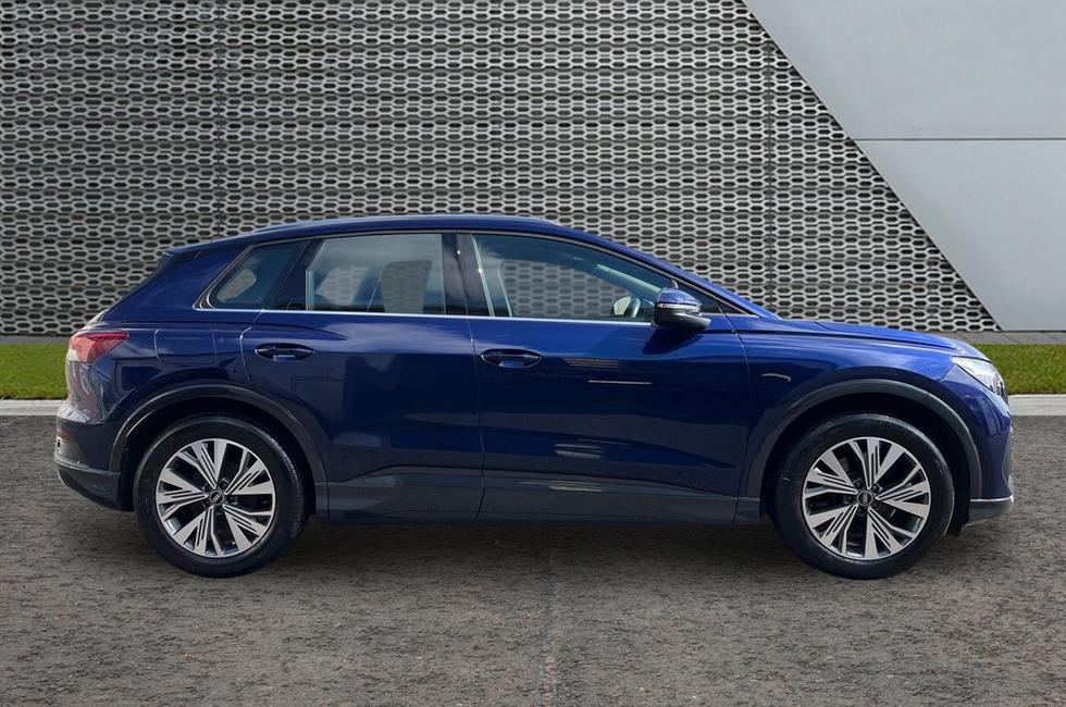Audi Q4 Photo at-e8d205b56ee84b919691f70530a53083.jpg