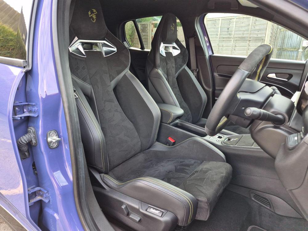 Abarth 600e Photo at-e8e36a7a67ad4942be994e2531be61d9.jpg