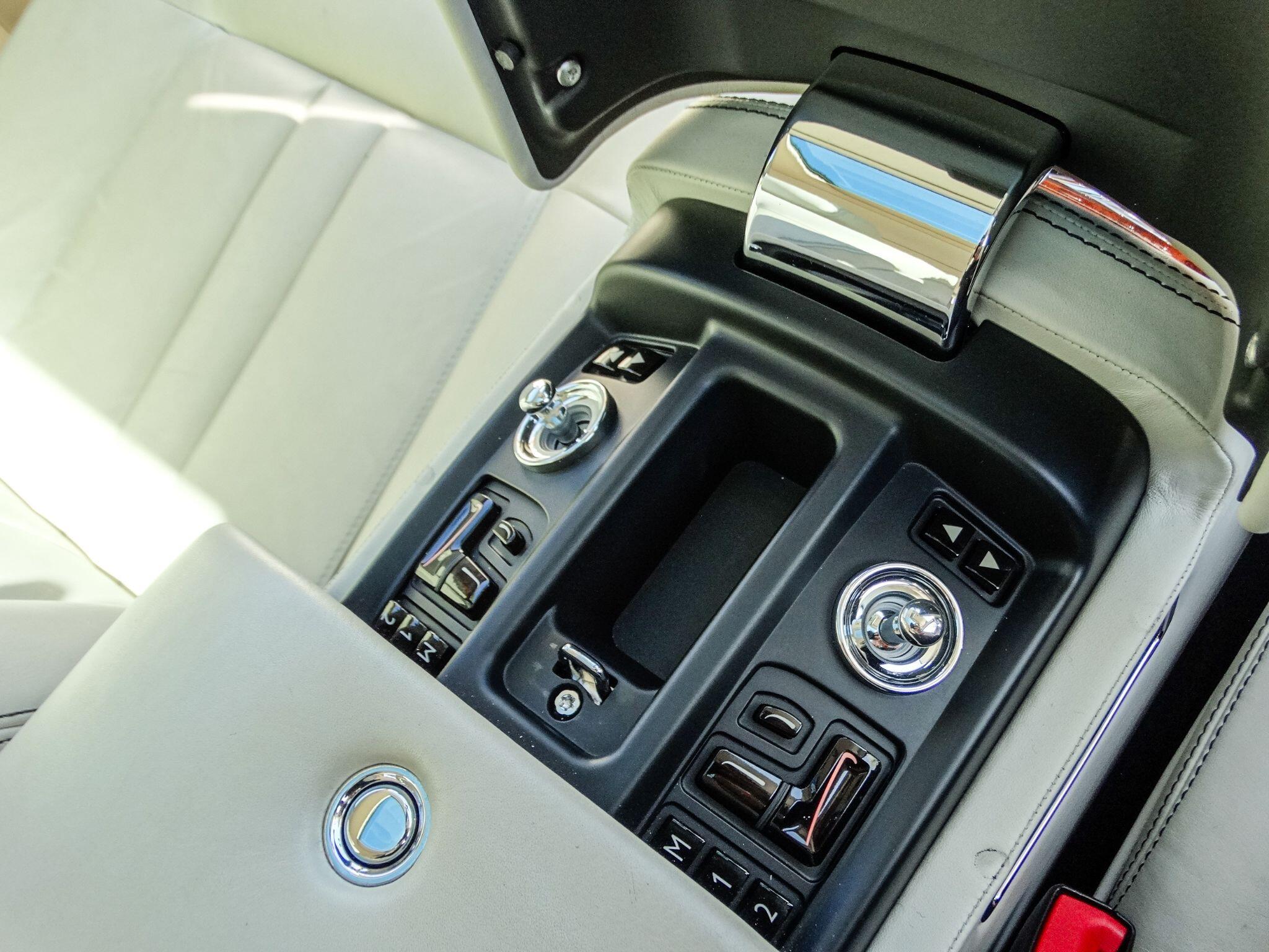 Rolls-Royce Phantom 6.7 V12 Saloon 4dr Petrol Auto Euro 5 (453 bhp) — photo 34