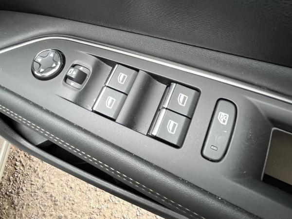 Used Peugeot 3008 LM23VZC 42
