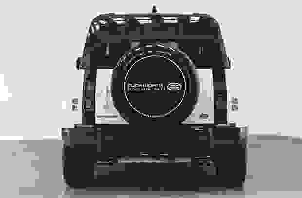 Land Rover Defender 90 Photo at-e930f8173a3b42d7b487eefa232871e9.jpg