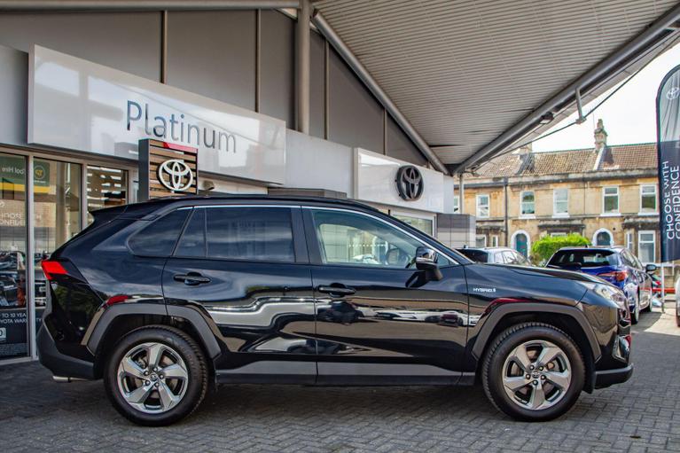 Used Toyota RAV4 LT69FPJ 5