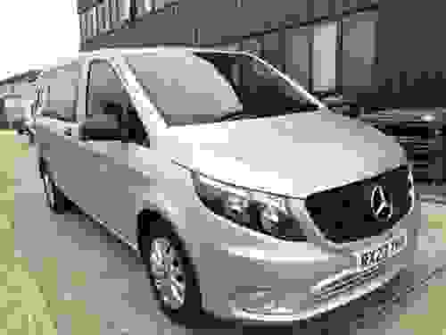 Mercedes-Benz Vito Photo at-e965e82ca39248298e57e16d62a86840.jpg