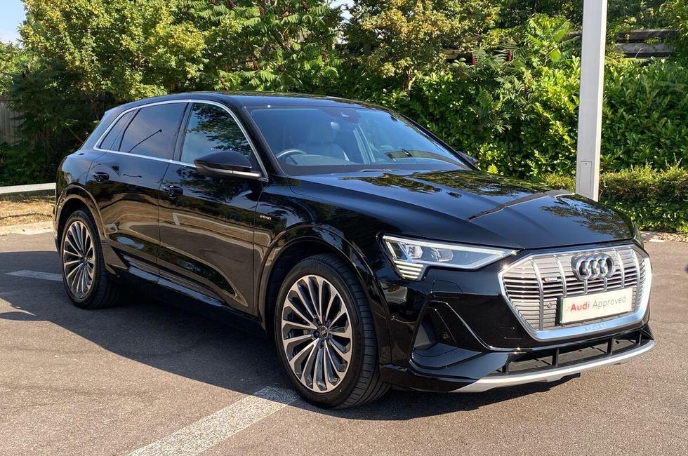 Audi e-tron Photo at-e96703c6cbb8414187ca408696bec51e.jpg