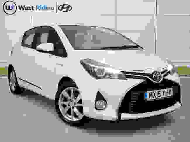 Used 2015 Toyota Yaris 1.5 VVT-h Excel E-CVT Euro 6 5dr (15in Alloy) White at West Riding