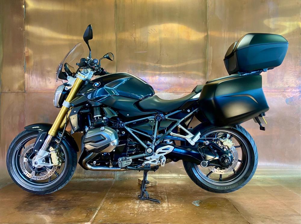 BMW R 1200 R Photo at-e98d5f6bf0d14aab9d161326ddb435b6.jpg