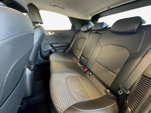 Kia XCEED Photo at-e9a90bb1ca274b40ac85dc513fd21451.jpg
