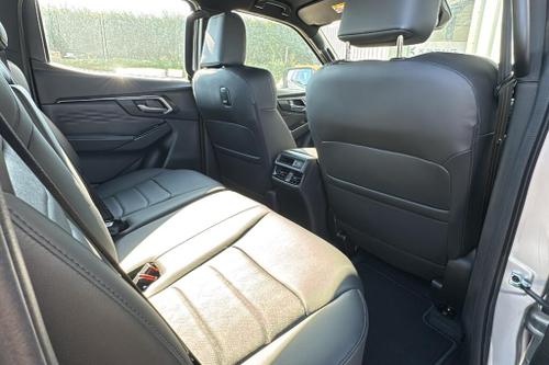 Isuzu D-MAX Photo at-e9bf4659a4b5472cb2665bd15b0af758.jpg