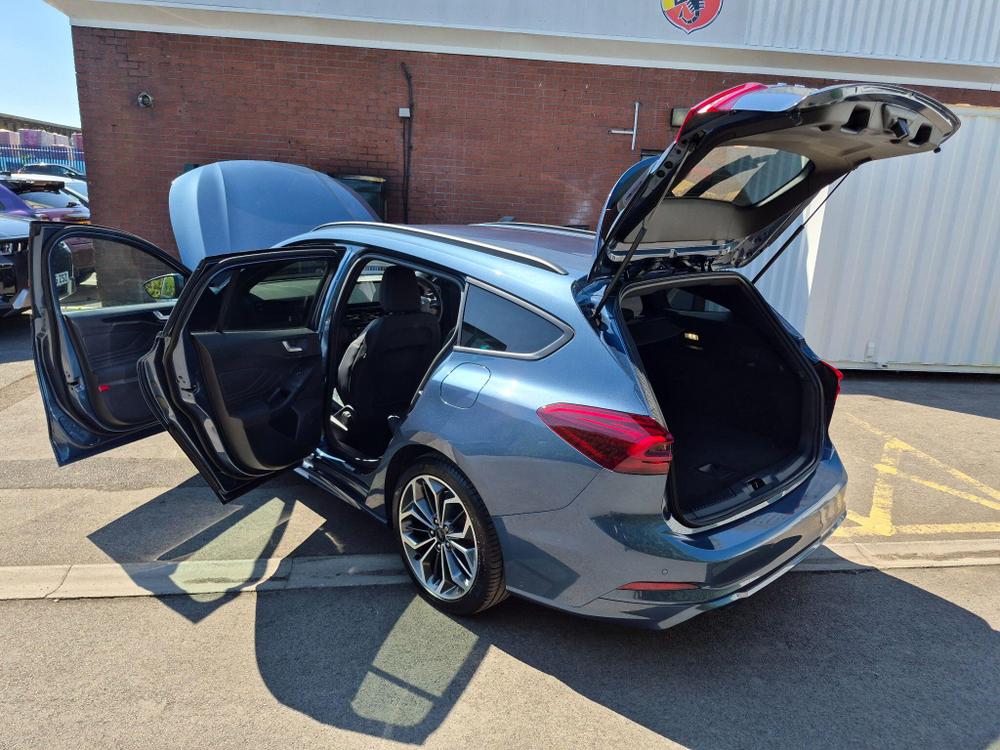 Ford Focus Photo at-e9d8861374f34b47904b41366f606433.jpg