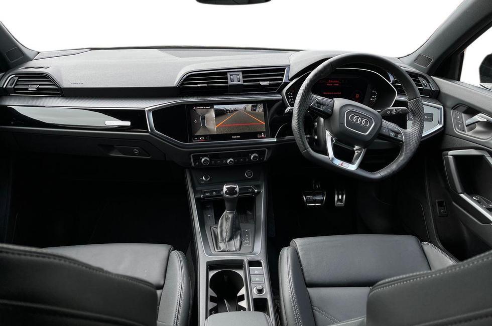 Audi Q3 Photo at-e9db118199ea4d08bc86b007f9c35dd9.jpg