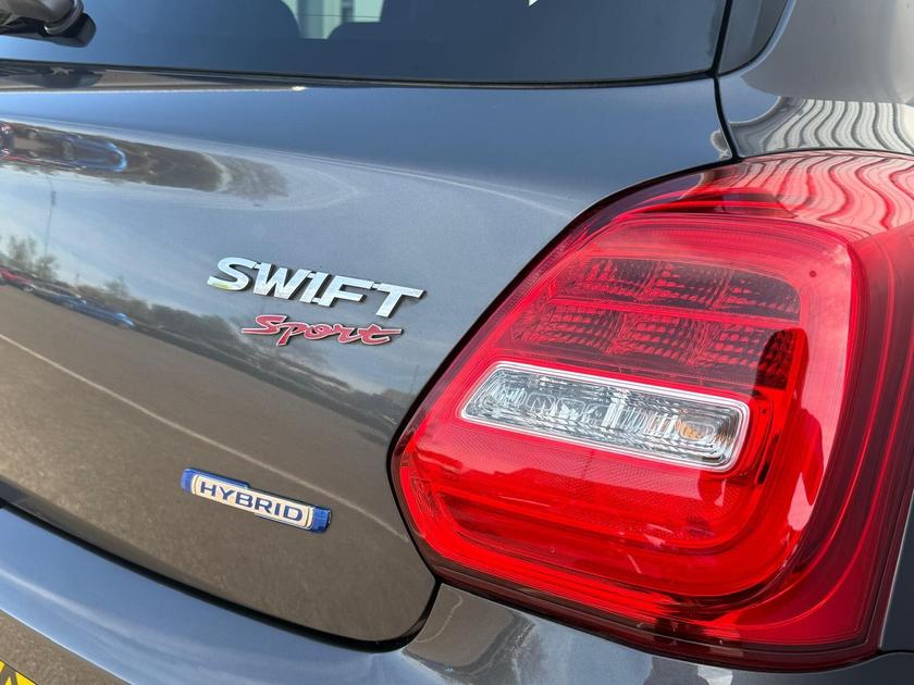 Suzuki Swift Photo at-e9ecc6f6d7ce45b0a404b38ea99fecc2.jpg