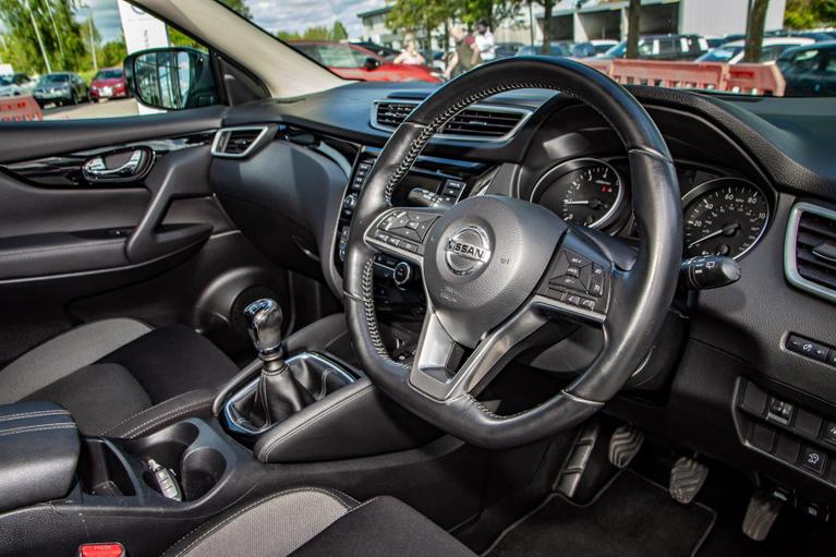 Used Nissan Qashqai SL69KHF 8