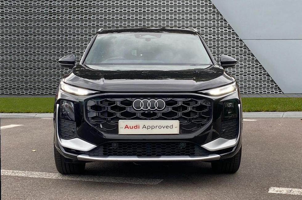 Audi Q3 Photo at-ea82cc6dbcac4b85ac4aa0ba20a1e349.jpg